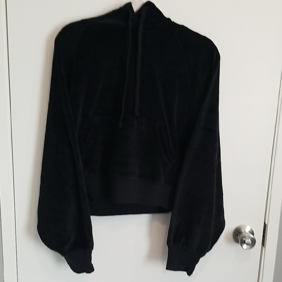 Unsubscribed Popover Cropped Hoodie - NWT - Picture 1 of 5